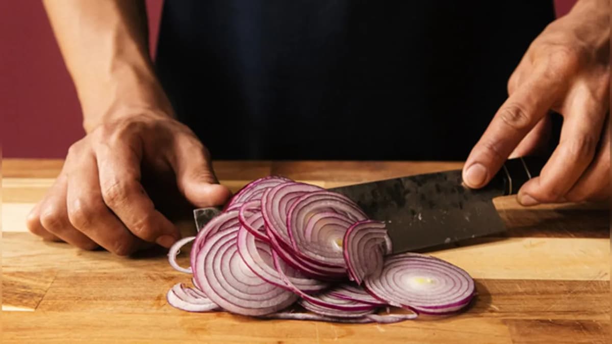 Methods to Avoid Tears While Chopping Onions