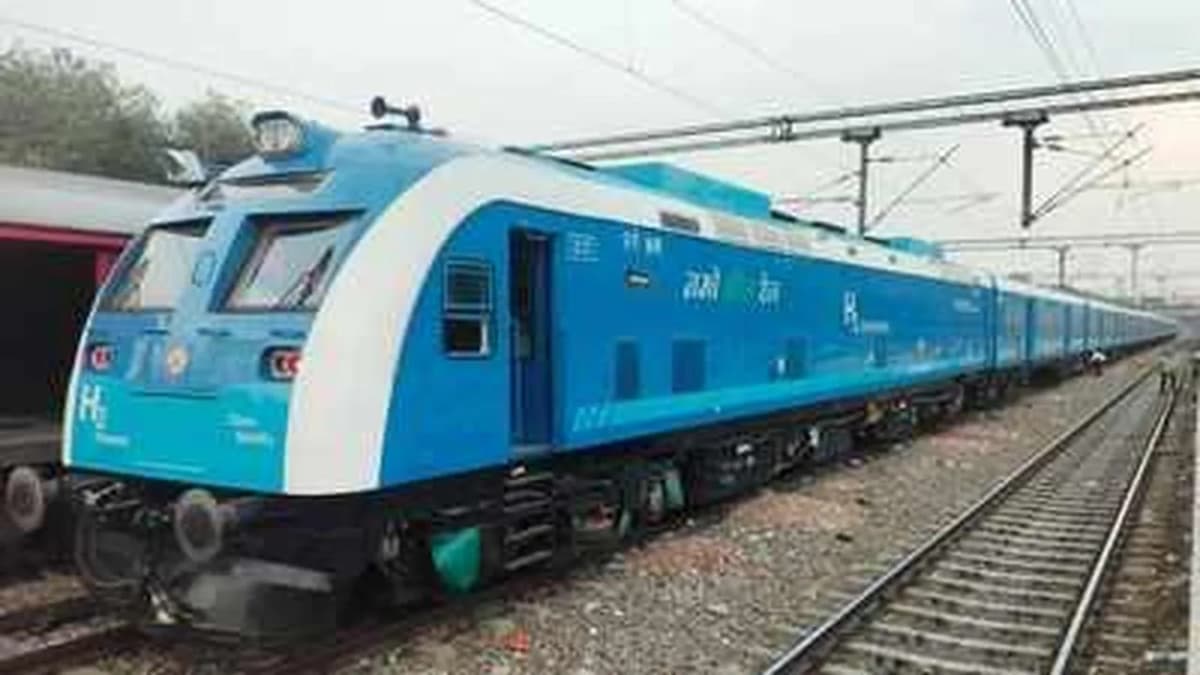 India's First Hydrogen Train: Reducing Emissions with 6,000 Kilometers of Travel