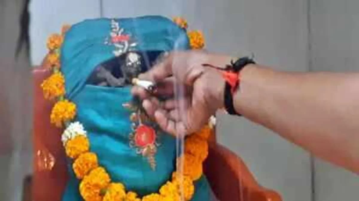 Unique Tradition of Cigarette Offerings at Bhoot Mama Temple in Surat