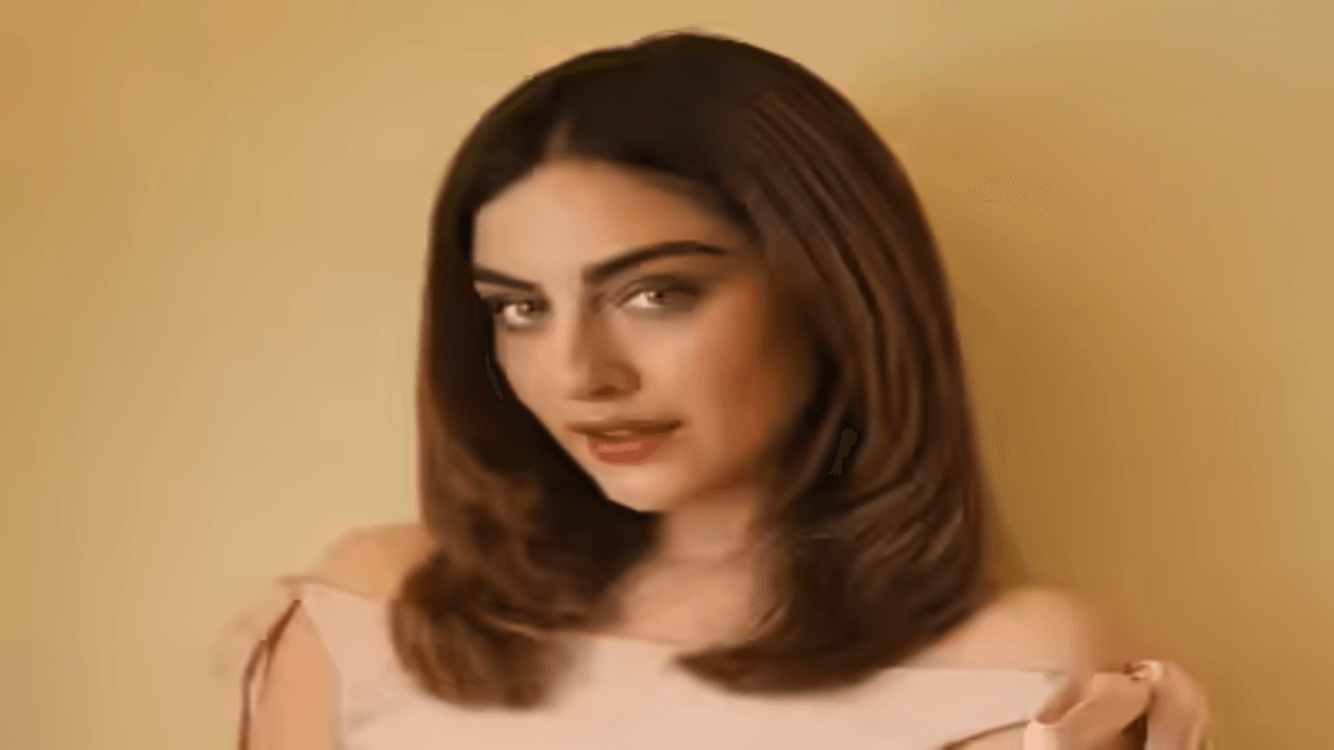 Samreen Kaur Captivates Fans at Punjab Kings Match with Chic Style