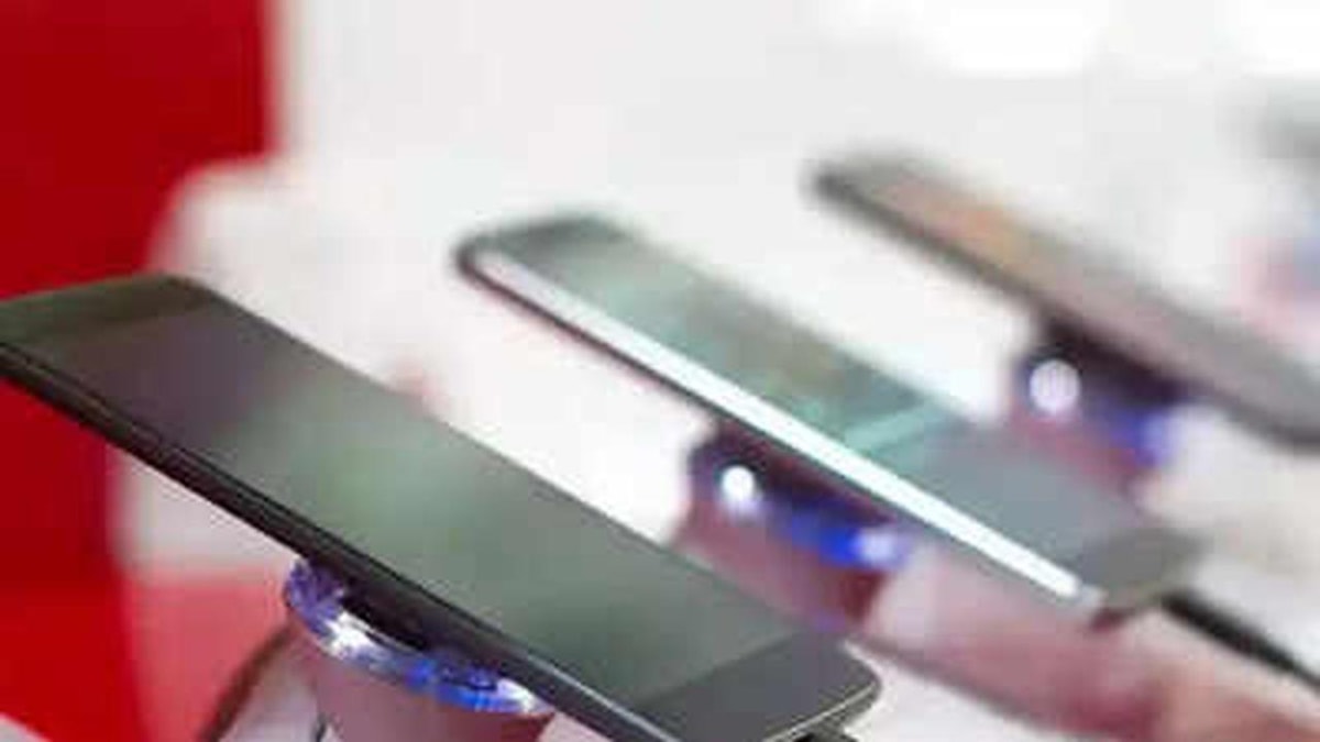 Smartphone Sales Hit Six-Year Low as Market Faces Affordability Crisis