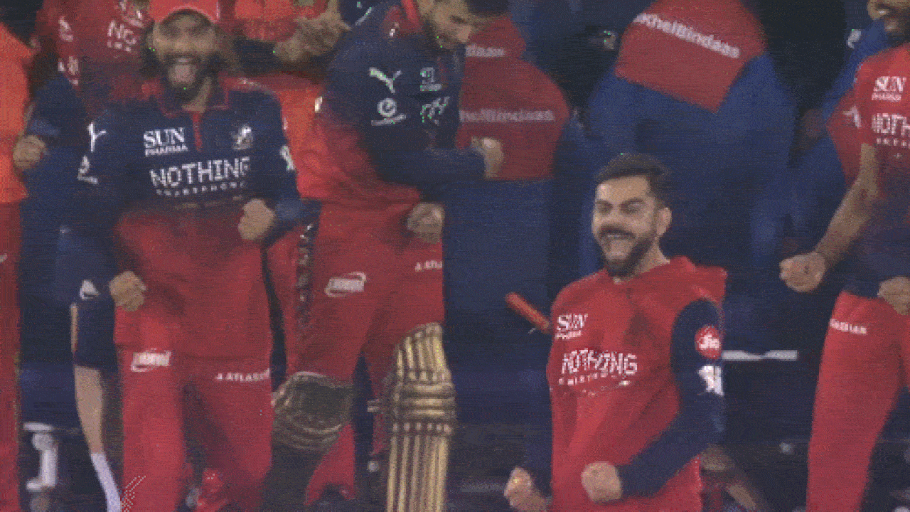 Virat’s ‘Chiku’ Avatar Goes Viral: Jumps on Krunal Pandya After RCB Victory, Childlike Celebration Seen in Dugout