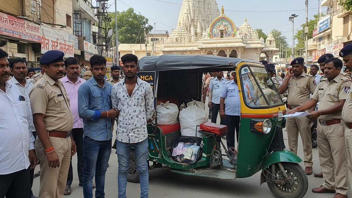 Ahmedabad Police Bust Jewelry Theft Gang, Seize Over 4 Lakh in Stolen Goods
