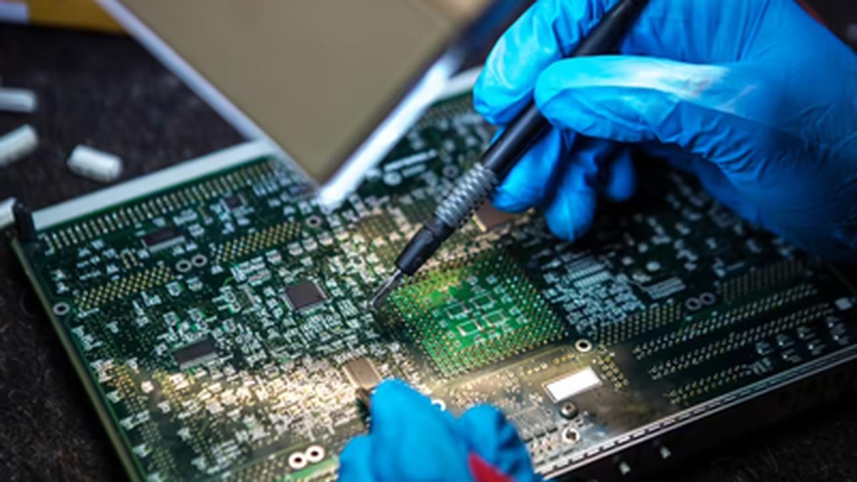 China's New Supply Chain Regulations Challenge India's Electronics Sector