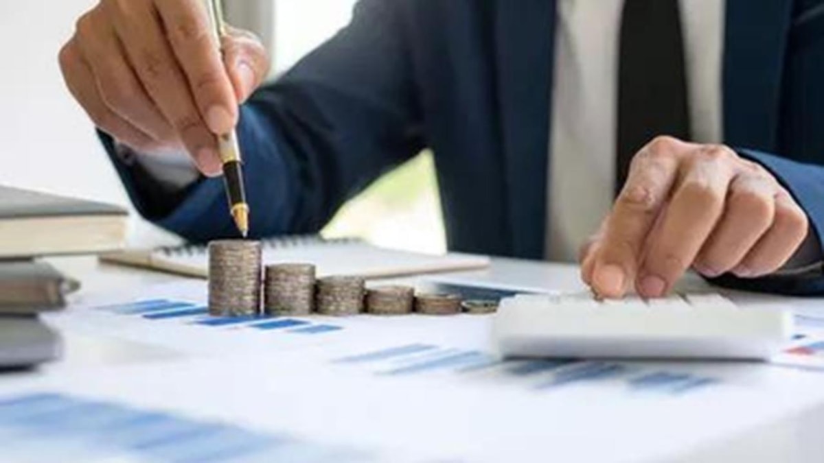 Foreign Investors' Outflow from Indian Equity Market Increased