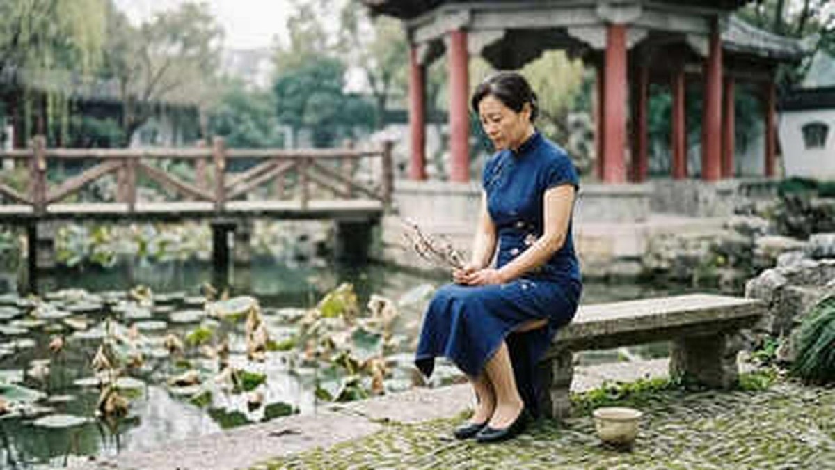 Discussion on Chinese Proverb: Women's Self-Worth