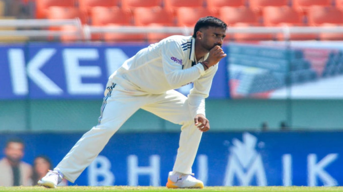 India's Historic Win: Manav Suthar's Debut Performance