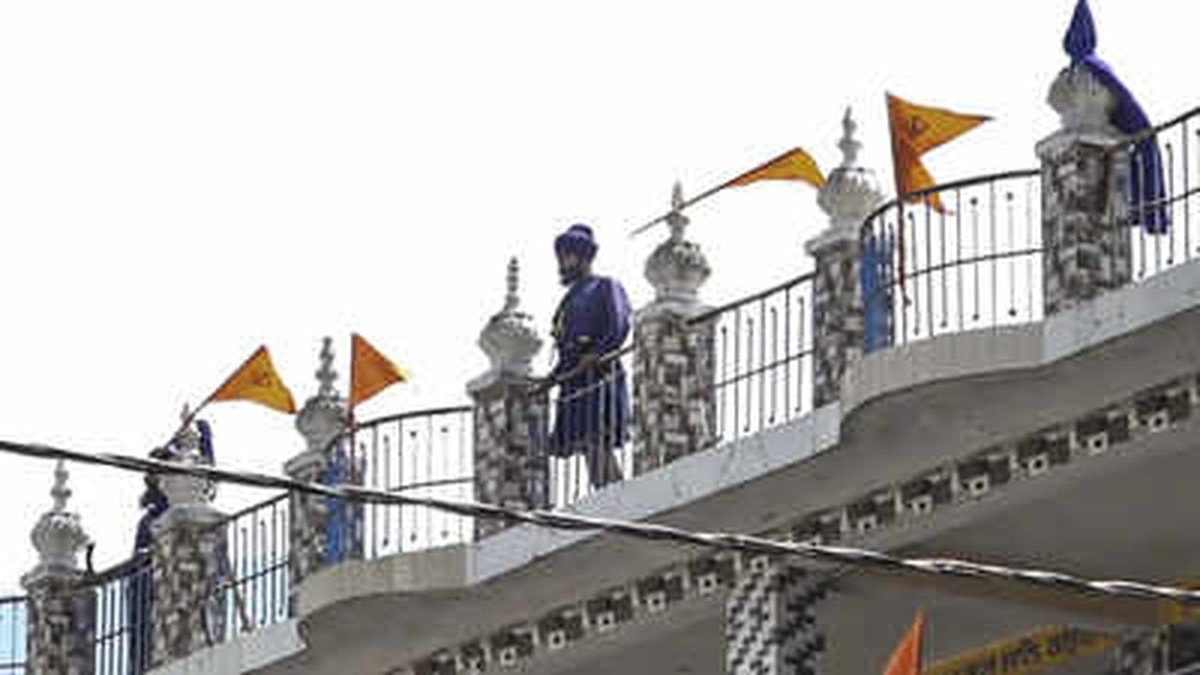 Tense Standoff Between Nihangs and Authorities in Uttarakhand