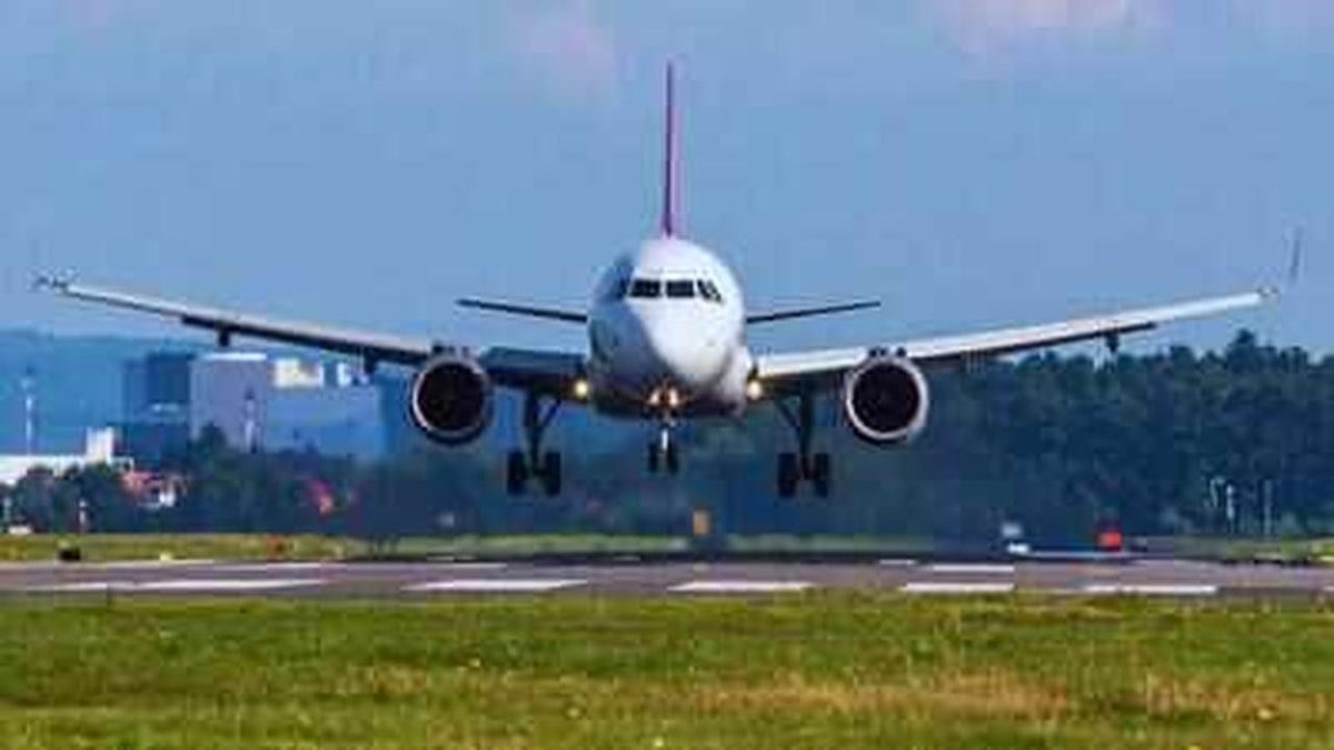 Possibility of Airlines Reducing Fares After Drop in Crude Oil Prices