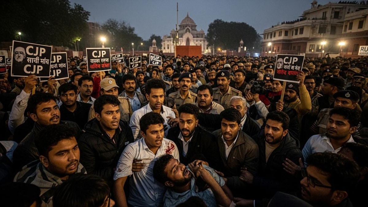 CJP Protester Attacked at Jantar Mantar, Seriously Injured
