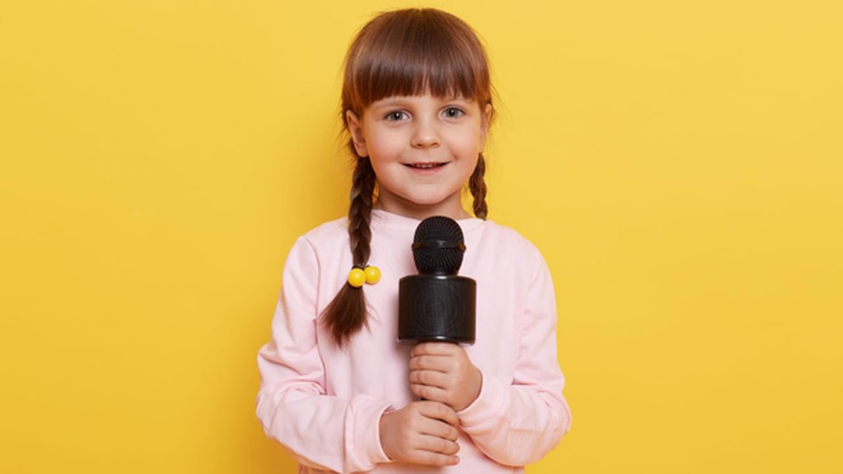 How to Encourage Children to Become Confident Public Speakers?