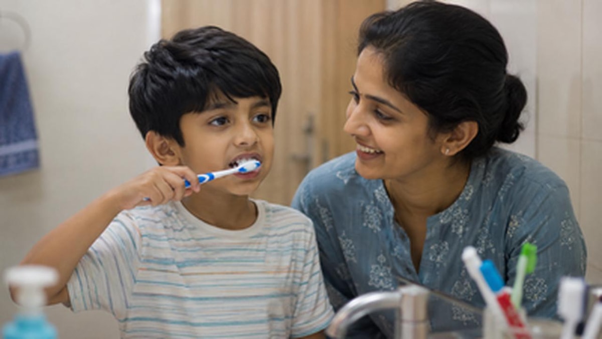 What is the relationship between children's mental health and oral health?
