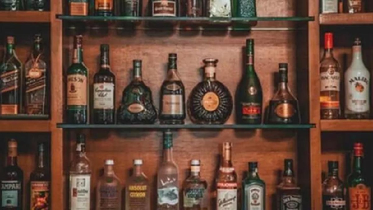 FSSAI's New Rules: Ban on Artificial Flavors in Alcoholic Beverages