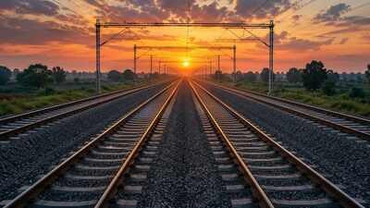 India's Railway Minister Announces Expansion Plan for Seven Routes