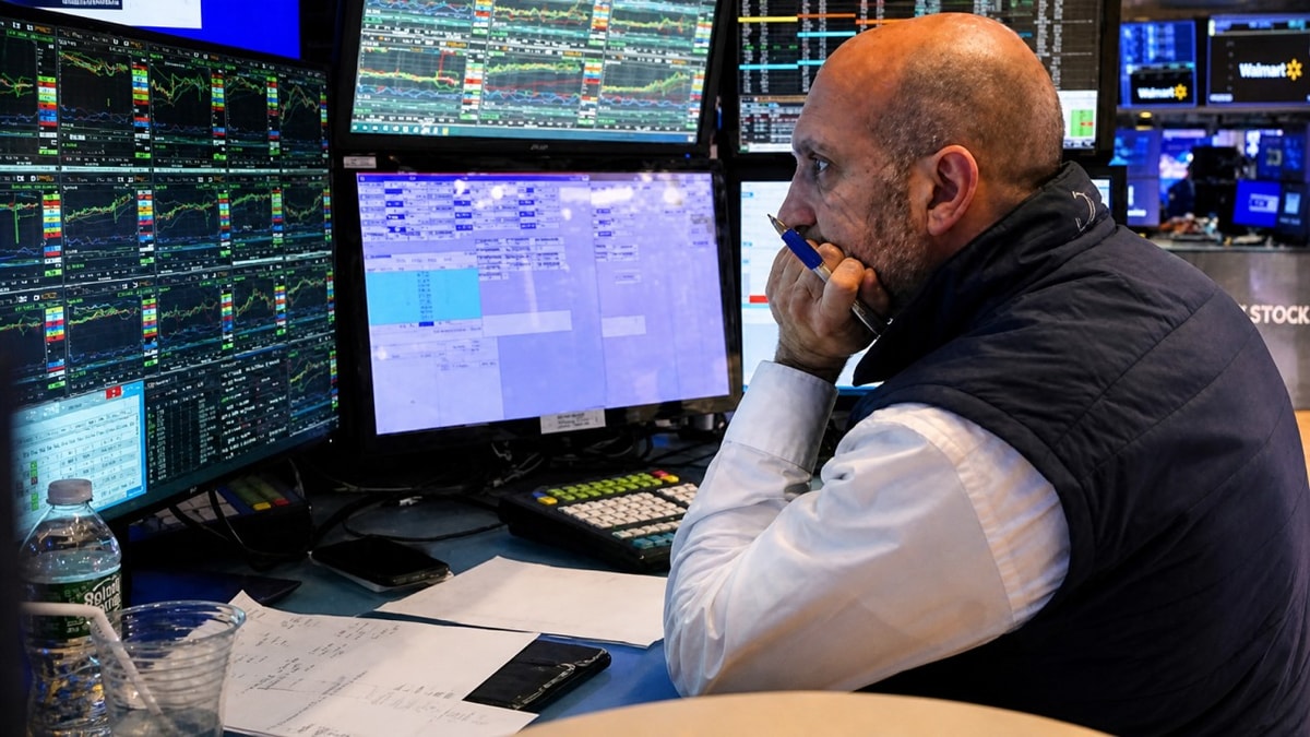 US Stock Markets Surge as Wall Street Approaches Record Highs US Stock Markets Surge as Wall Street Approaches Record Highs