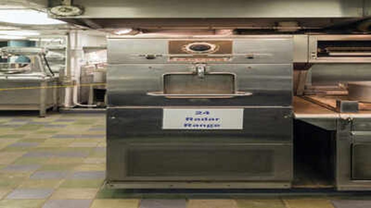 Percy Spencer's Accidental Invention of the Microwave in 1945 Percy Spencer's Accidental Invention of the Microwave in 1945