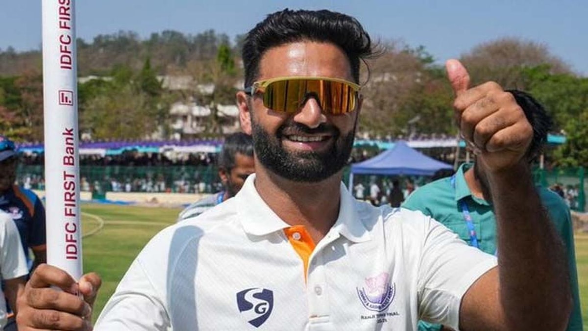 Aaqib Nabi's Entry into Indian Team and BCCI's Selection Debate Aaqib Nabi's Entry into Indian Team and BCCI's Selection Debate