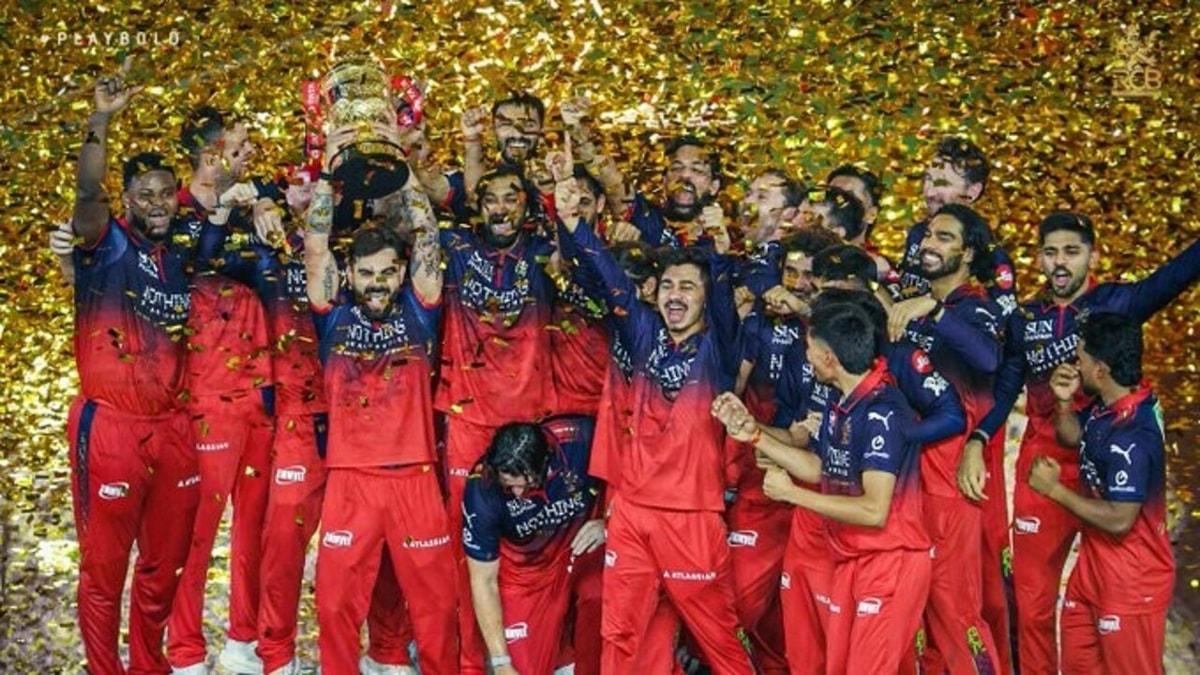 RCB's Consecutive Victory and Celebration at the Awards Ceremony RCB's Consecutive Victory and Celebration at the Awards Ceremony