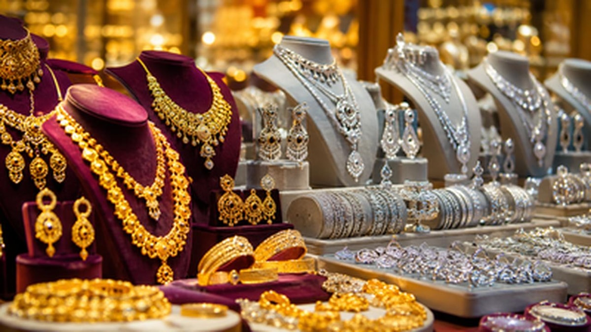 Gold and Silver Prices Fall Ahead of Fed Decision as Strong Dollar Weighs on Bullion Market Gold and Silver Prices Fall Ahead of Fed Decision as Strong Dollar Weighs on Bullion Market