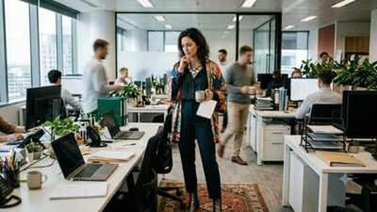 The Relationship Between Clothing and Mindset in the Workplace The Relationship Between Clothing and Mindset in the Workplace