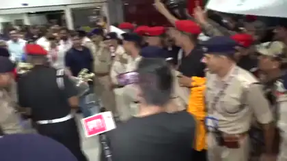 Commonwealth Games Gold Medal-Winning Boxers Receive Grand Welcome at Delhi IGI Airport Commonwealth Games Gold Medal-Winning Boxers Receive Grand Welcome at Delhi IGI Airport