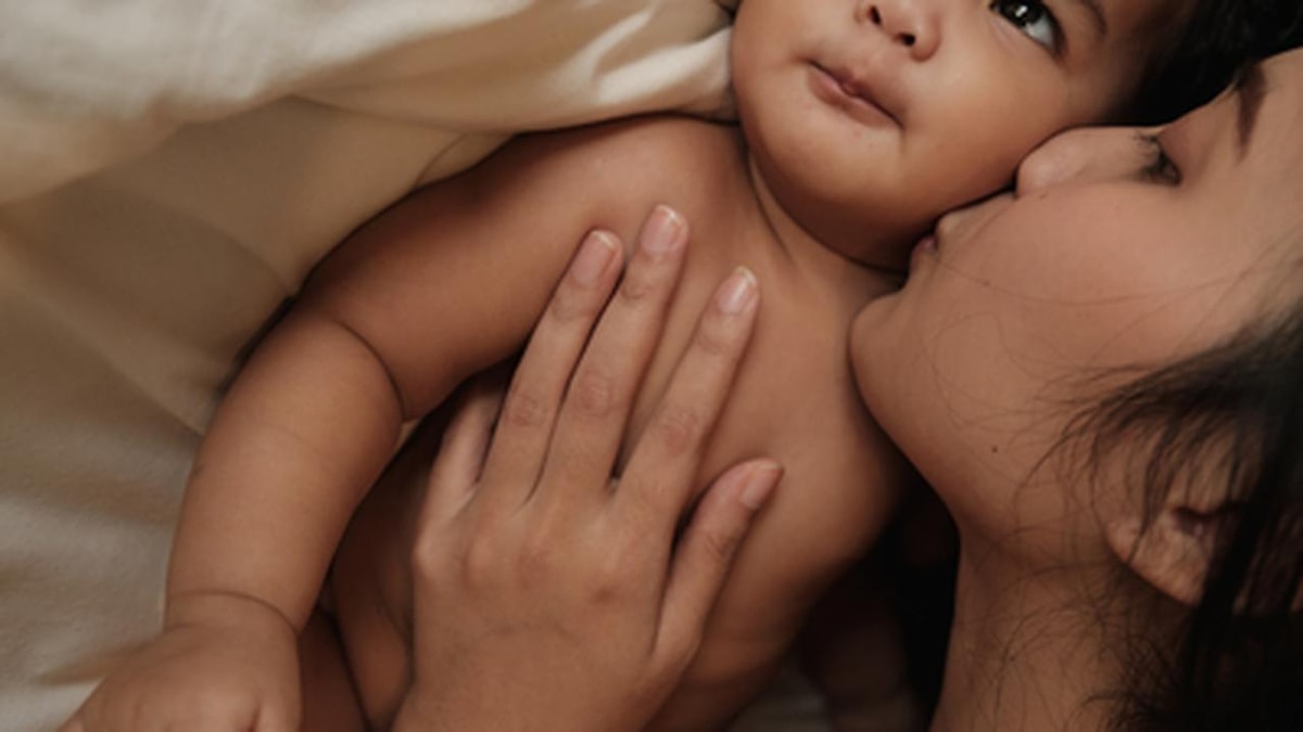 Skin Issues and Solutions for New Mothers Skin Issues and Solutions for New Mothers