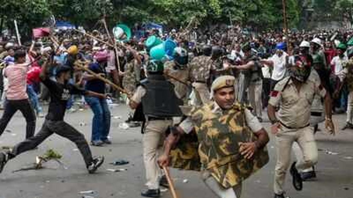 Delhi Police Denies Allegations of Excessive Force During Protest at Jantar Mantar Delhi Police Denies Allegations of Excessive Force During Protest at Jantar Mantar