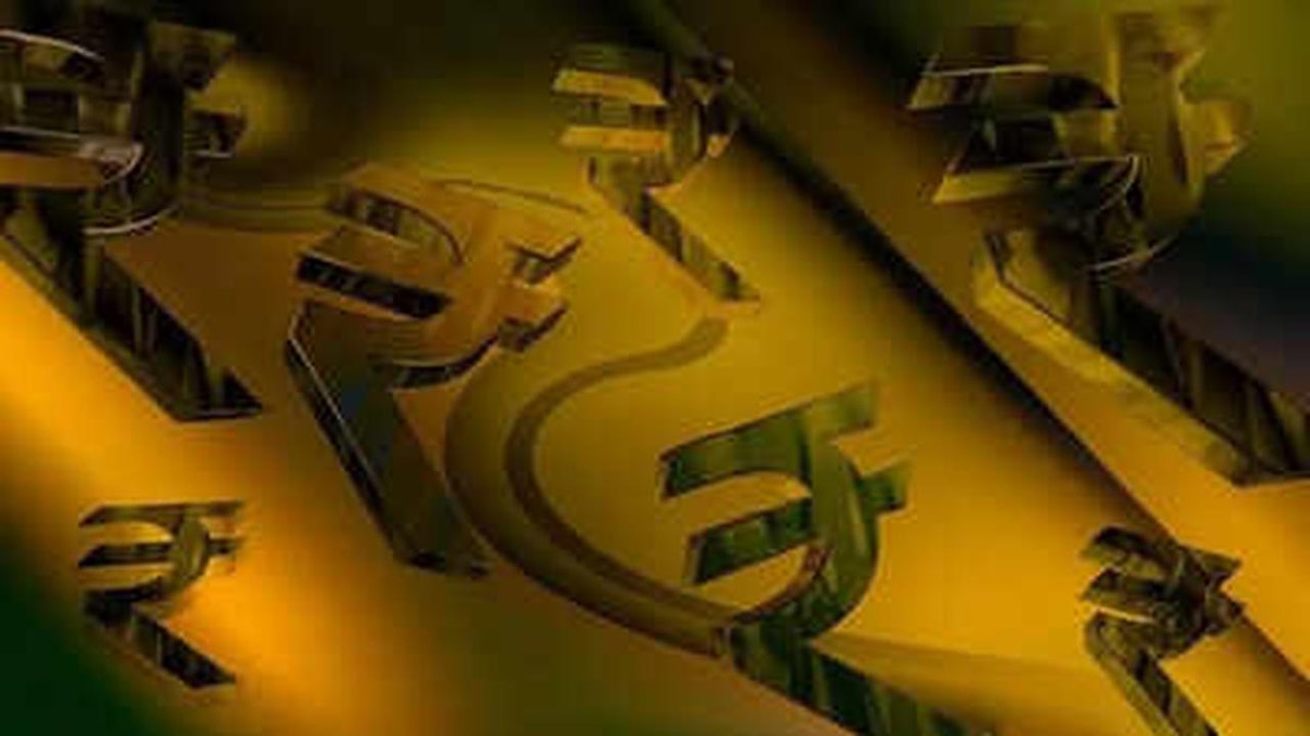 Indian Rupee Strengthens to 95.64 Against US Dollar Indian Rupee Strengthens to 95.64 Against US Dollar