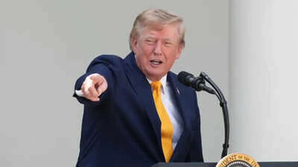 Trump Government to Revoke B1 B2 Visas of 200000 Foreigners Trump Government to Revoke B1 B2 Visas of 200000 Foreigners