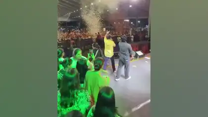 Woman Kisses Rahul Gandhi During Selfie Moment at Pune Event Video Goes Viral Woman Kisses Rahul Gandhi During Selfie Moment at Pune Event Video Goes Viral