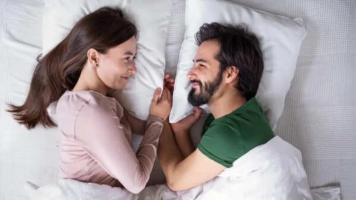 Happy Couples' Nighttime Habits That Strengthen Relationships Happy Couples' Nighttime Habits That Strengthen Relationships