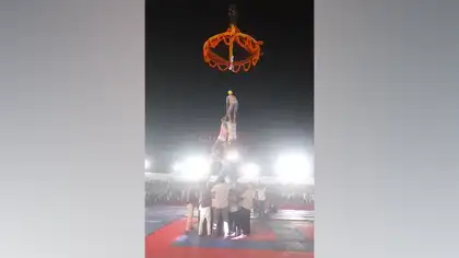 Rajkot Janmashtami Celebration Accident: Youth Falls While Breaking Matki Rajkot Janmashtami Celebration Accident: Youth Falls While Breaking Matki