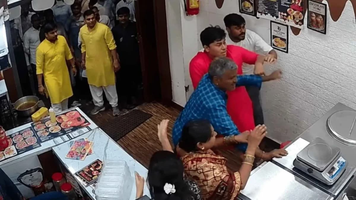 Shopkeeper Attacked During Ganeshotsav in Vadodara Shopkeeper Attacked During Ganeshotsav in Vadodara