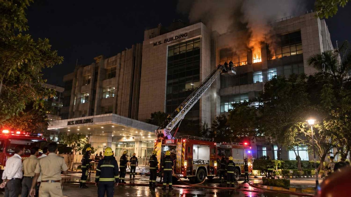 Fire Breaks Out on Sixth Floor of Gandhinagar MS Building Fire Breaks Out on Sixth Floor of Gandhinagar MS Building