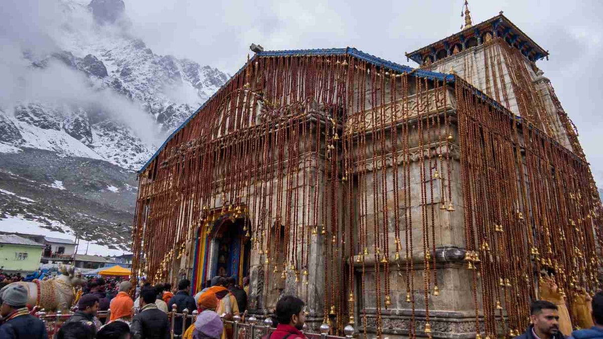 12 Lakh Rudraksha Adorn Kedarnath Temple, Yogesh Patel’s Vow Fulfilled 12 Lakh Rudraksha Adorn Kedarnath Temple, Yogesh Patel’s Vow Fulfilled