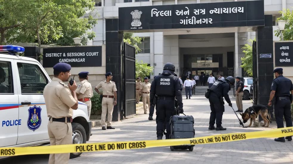 Bomb Threat Investigation Launched at Gandhinagar District Court Bomb Threat Investigation Launched at Gandhinagar District Court