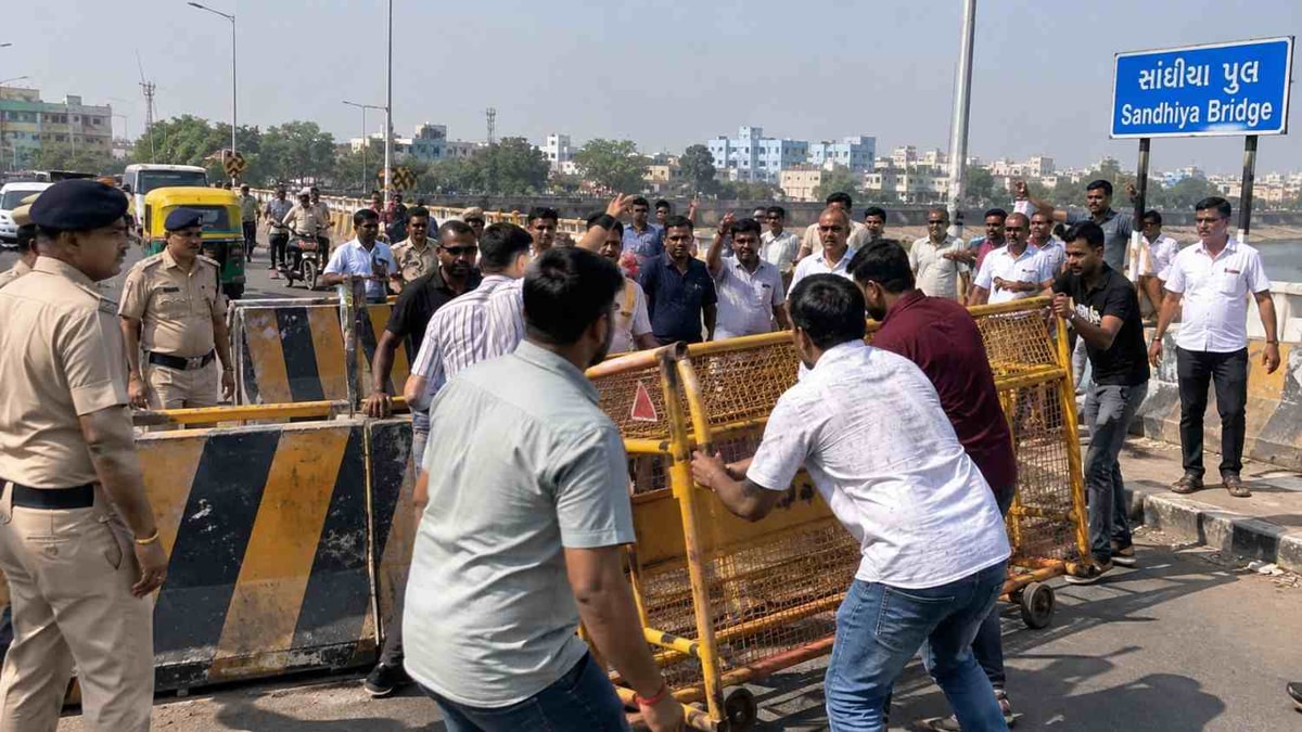 Rajkot Residents Protest Barricades Near Sandhiya Bridge, Remove Them Rajkot Residents Protest Barricades Near Sandhiya Bridge, Remove Them