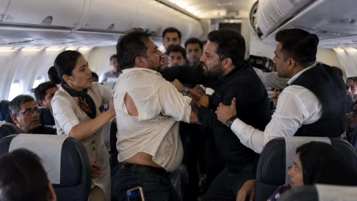 Passengers Fight on London to Dhaka Flight Passengers Fight on London to Dhaka Flight