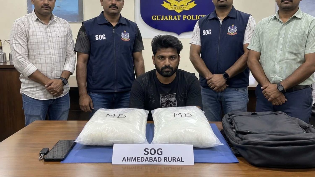 Bengaluru Man Held With 1.85 Kg MD Near Nana Chiloda Bengaluru Man Held With 1.85 Kg MD Near Nana Chiloda
