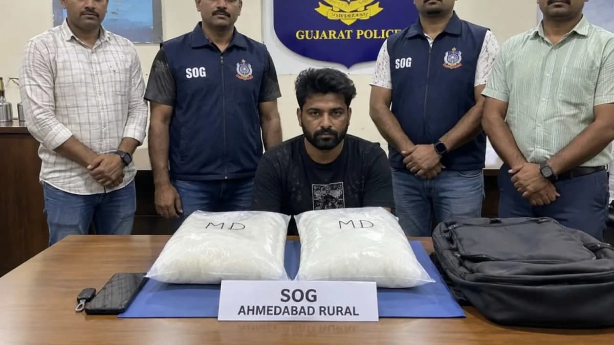 Bengaluru Man Held With 1.85 Kg MD Near Nana Chiloda Bengaluru Man Held With 1.85 Kg MD Near Nana Chiloda