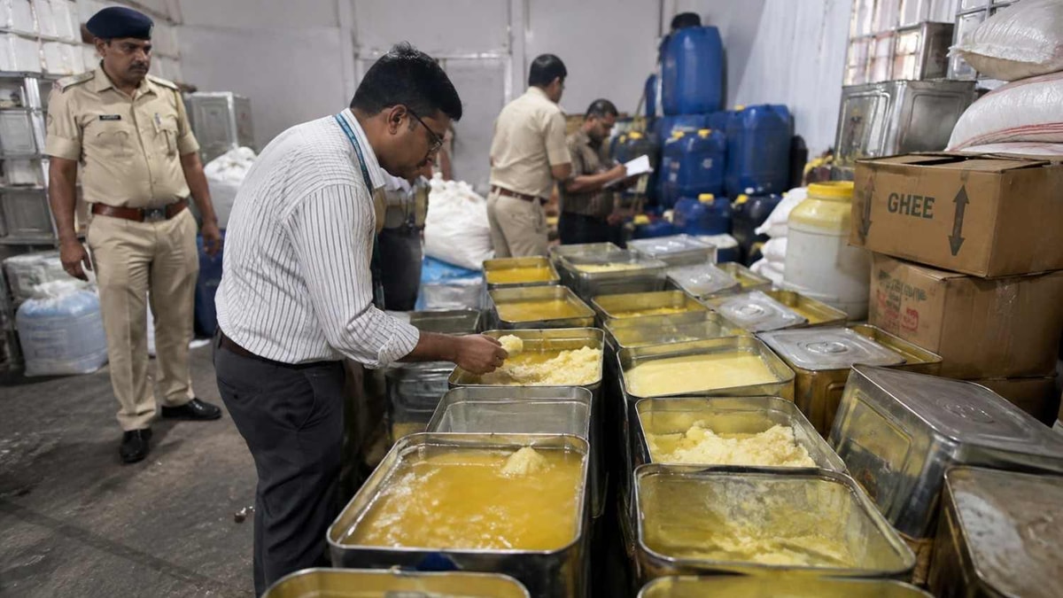 Over 500 Kg Suspected Ghee Seized in Rajkot, 10 Traders Noticed Over 500 Kg Suspected Ghee Seized in Rajkot, 10 Traders Noticed