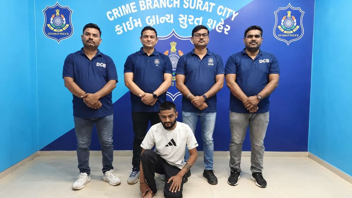 Surat Crime Branch Arrests Himmat Alias Khatri Linked to 15 Serious Cases Surat Crime Branch Arrests Himmat Alias Khatri Linked to 15 Serious Cases