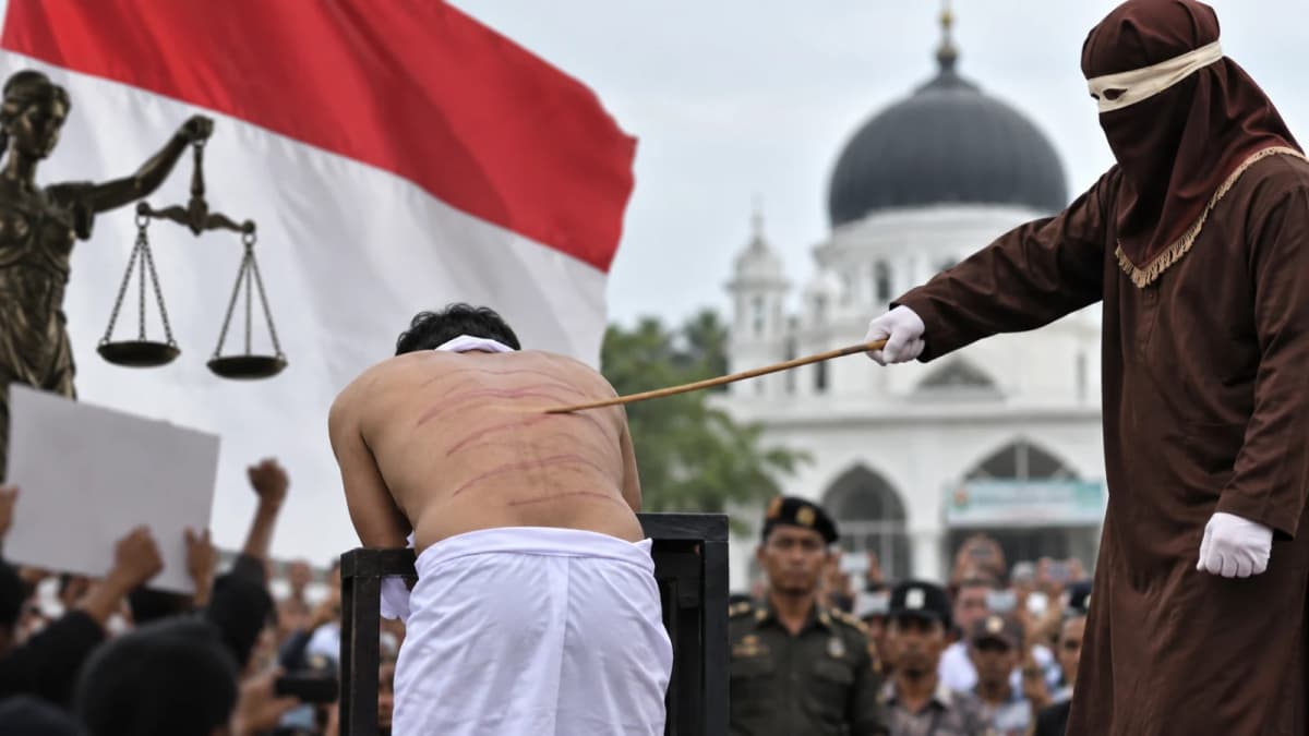 Controversy Over 100 Lashes Punishment in Indonesia Controversy Over 100 Lashes Punishment in Indonesia