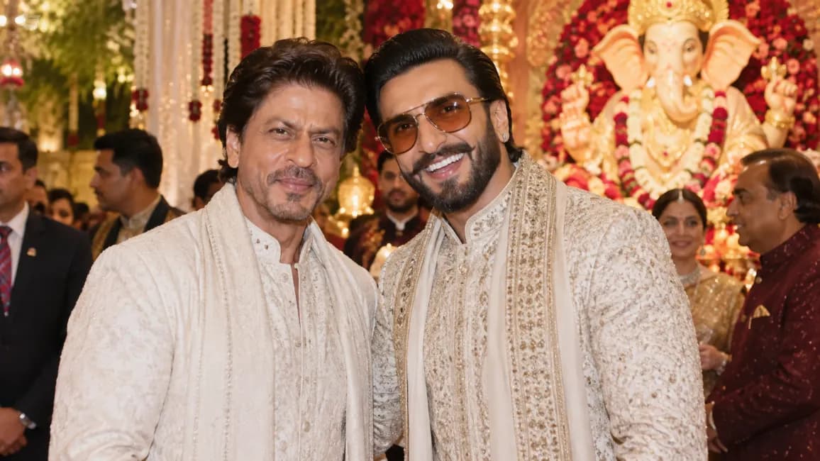 Shah Rukh Khan and Ranveer Singh at Ambani Family's Ganesh Chaturthi Shah Rukh Khan and Ranveer Singh at Ambani Family's Ganesh Chaturthi
