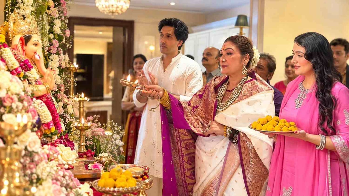 Sunita Ahuja Hosts Special Family Gathering on Ganesh Chaturthi Sunita Ahuja Hosts Special Family Gathering on Ganesh Chaturthi