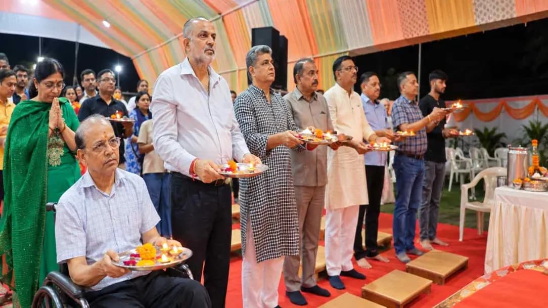 Gandhinagar Shri Sarvajanik Ganeshotsav Draws Audience With Musical Events