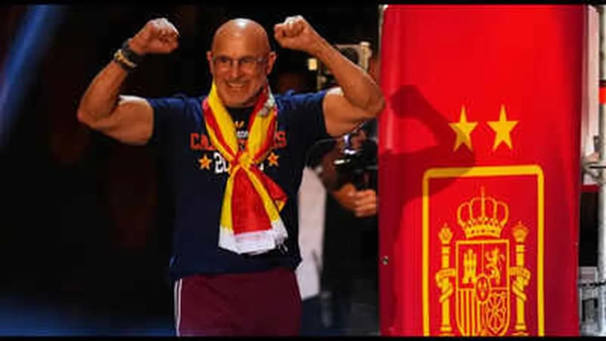 Luis de la Fuente Contract Extended Through 2032 Luis de la Fuente Contract Extended Through 2032