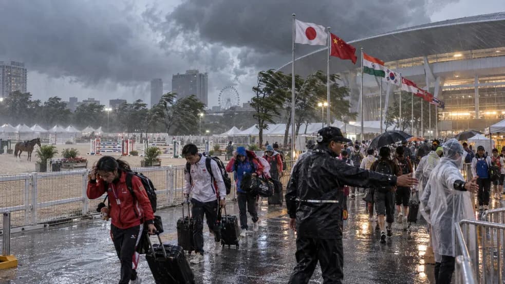 Typhoon Dujuan Disrupts Asian Games Typhoon Dujuan Disrupts Asian Games