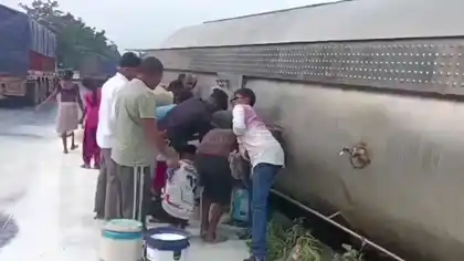 Milk Tanker Overturns on Mumbai-Ahmedabad Highway, Crowd Gathers to Collect Milk