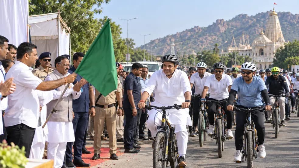 Minister Pravin Mali Starts Bicycle Journey from Disa to Ambaji